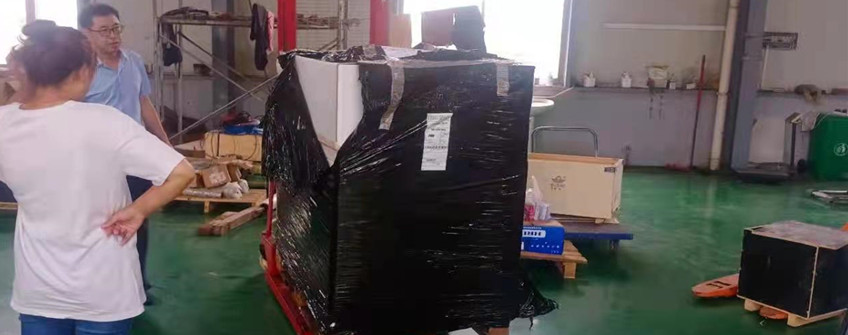 意大利注塑机配件上；〗谇骞