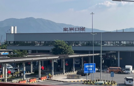 汉中冰雪活动设备“热”销海表